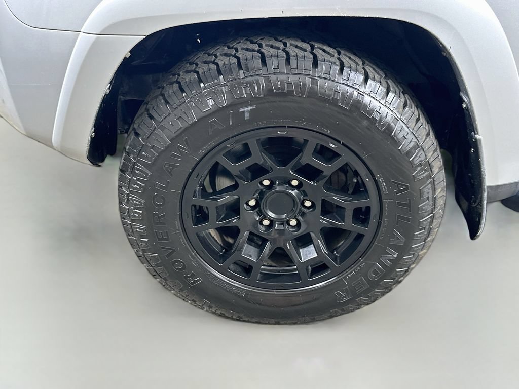 Used 2016 Toyota 4Runner SR5 RWD image 8