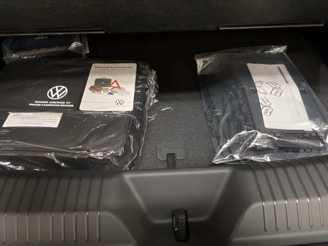 Used 2025 Volkswagen ID.4 Pro RWD image 55