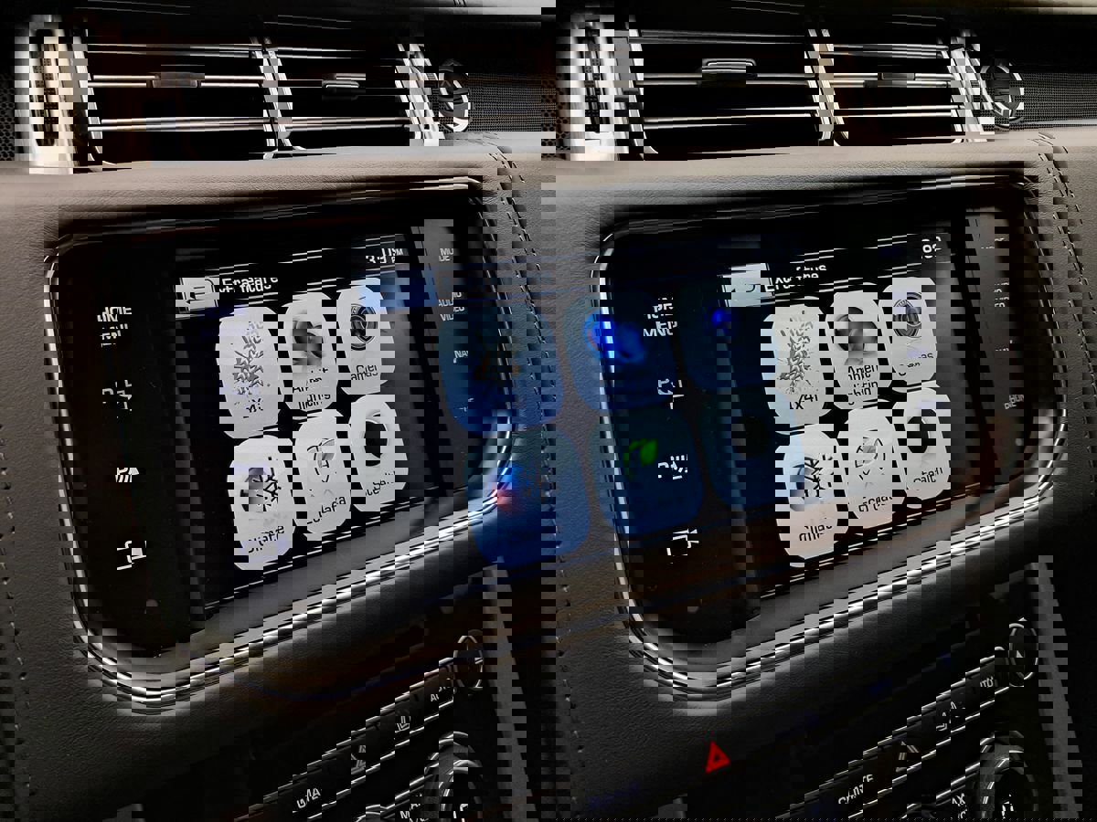 Used 2015 Land Rover Range Rover Long Wheelbase Autobiography image 36