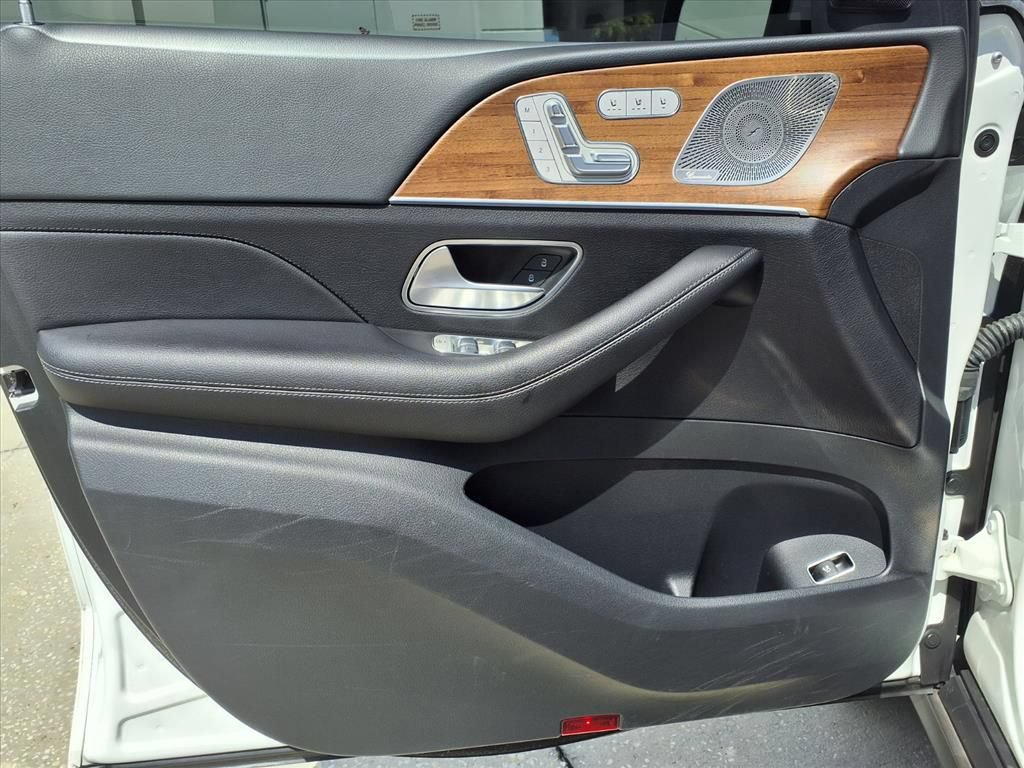 Used 2025 Mercedes-Benz GLE 350 4MATIC w/ Winter Package image 20
