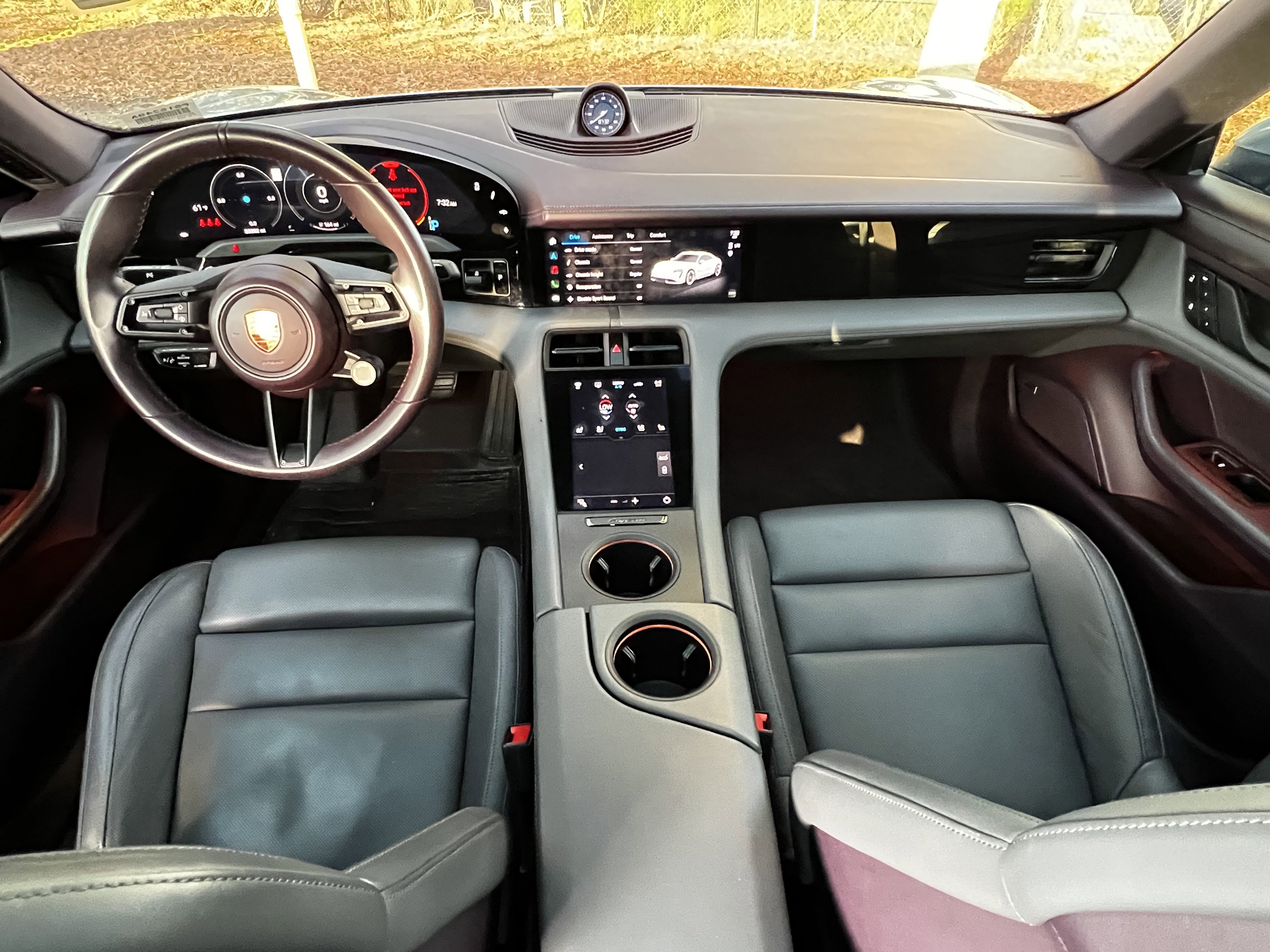 Used 2022 Porsche Taycan 4S image 36