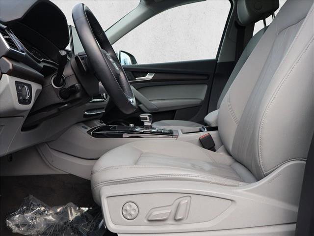 Used 2022 Audi Q5 2.0T Premium w/ Convenience Package image 22