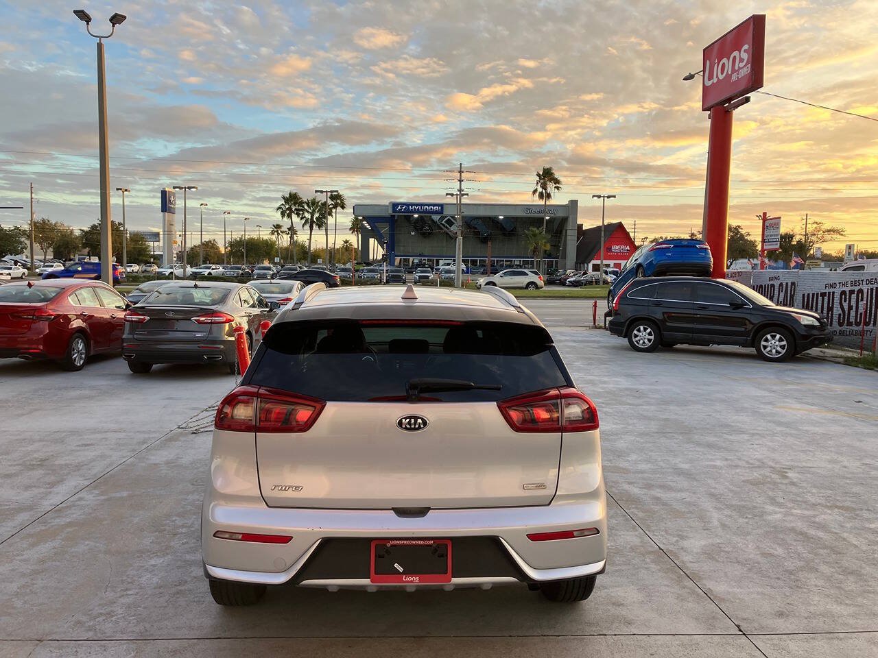Used 2019 Kia Niro LX FWD image 7