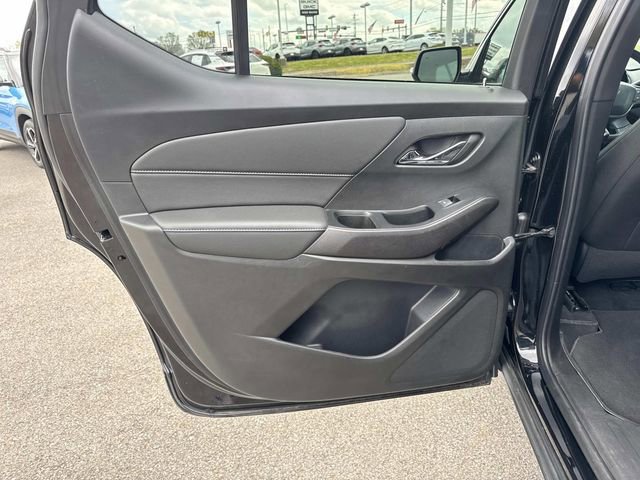 Used 2023 Chevrolet Traverse LT image 15