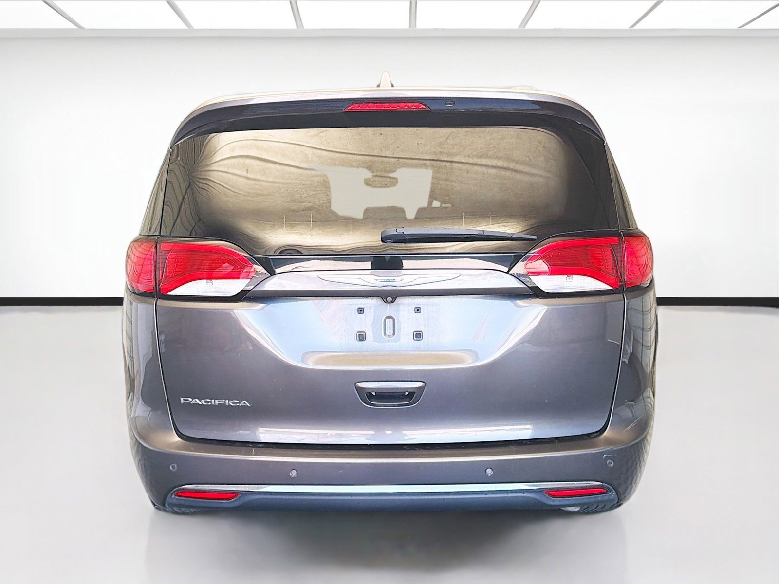 Used 2017 Chrysler Pacifica Touring-L FWD image 5
