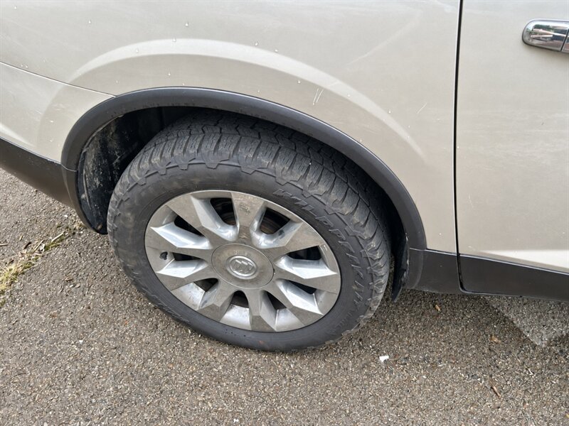 Used 2010 Buick Enclave CXL w/ Trailering Provision Package AWD/4WD image 20
