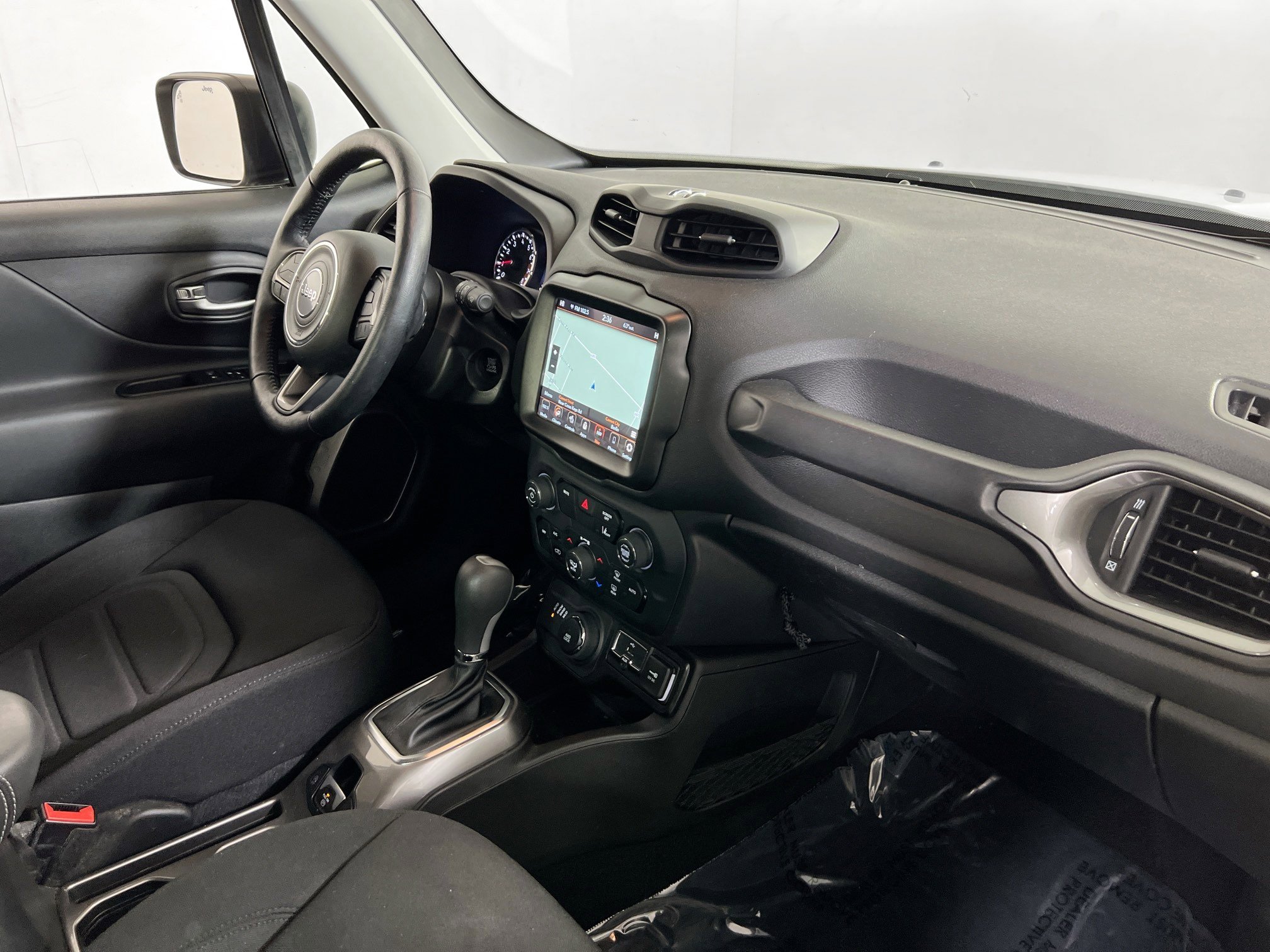 Used 2022 Jeep Renegade Latitude w/ Convenience Group AWD/4WD image 27