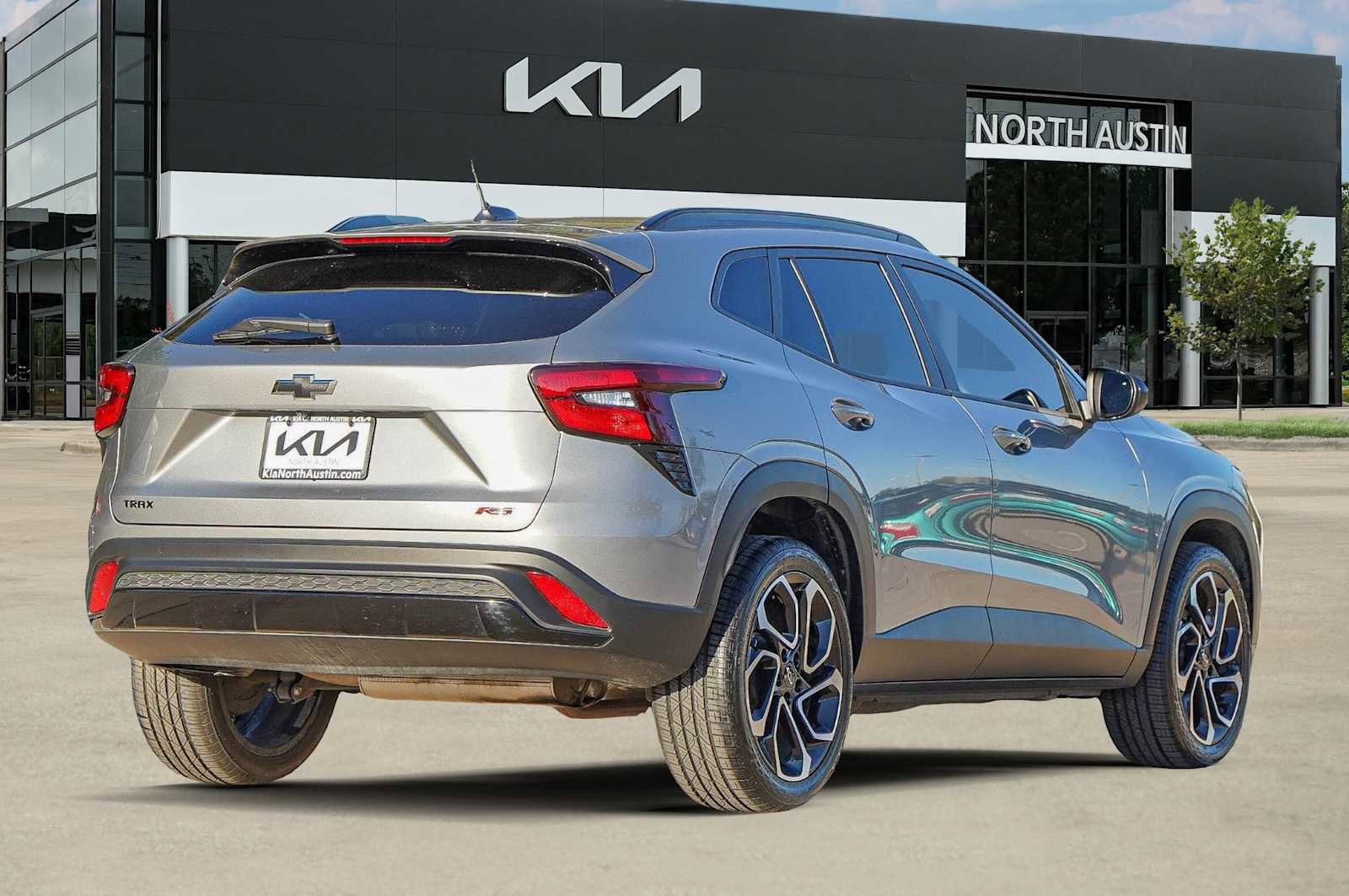 Used 2024 Chevrolet Trax RS w/ Sunroof Package image 6