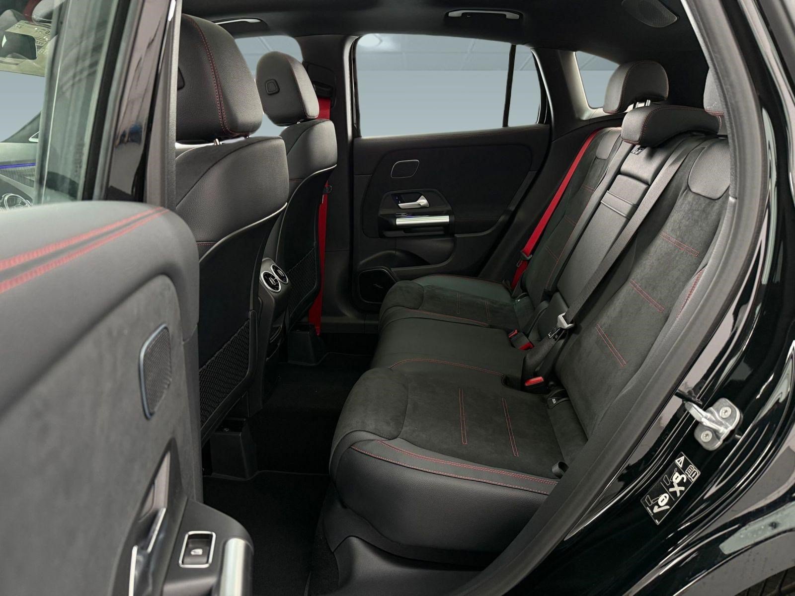 New 2026 Mercedes-Benz GLA 35 AMG 4MATIC image 12