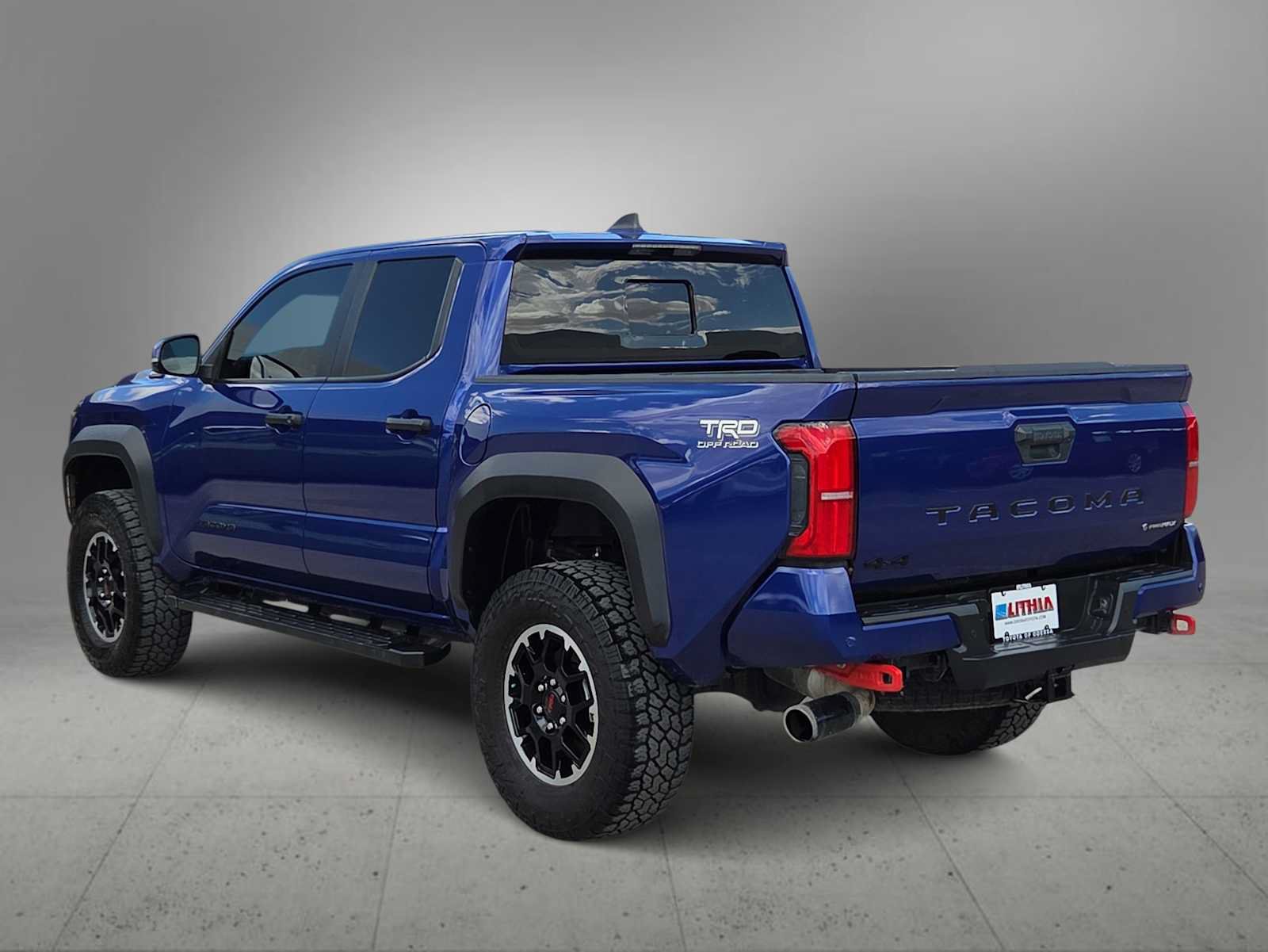 Used 2025 Toyota Tacoma TRD Off-Road w/ TRD Off Road Upgrade Package AWD/4WD image 6