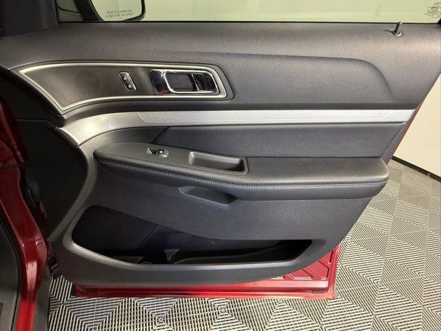 Used 2017 Ford Explorer XLT w/ Equipment Group 202A image 49