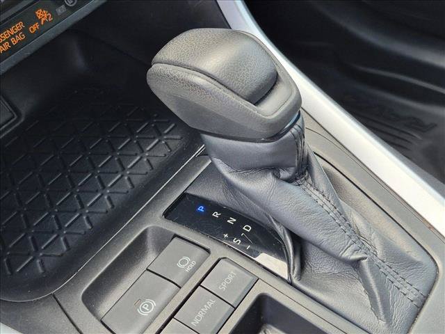 Used 2021 Toyota RAV4 XLE FWD image 12