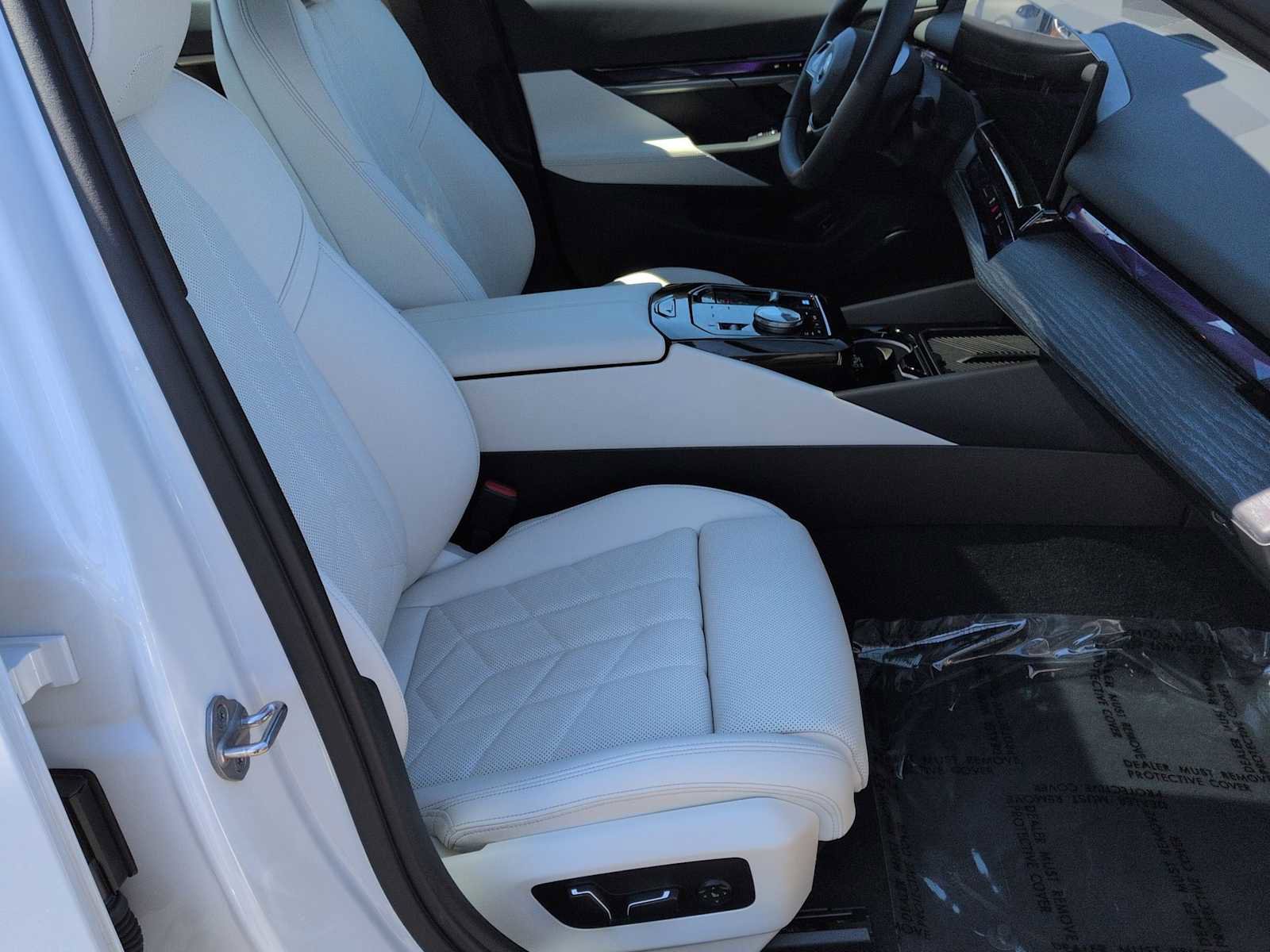 Used 2025 BMW i5 xDrive40 w/ Premium Package image 24