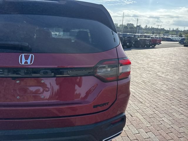 Used 2023 Honda Pilot Sport image 11