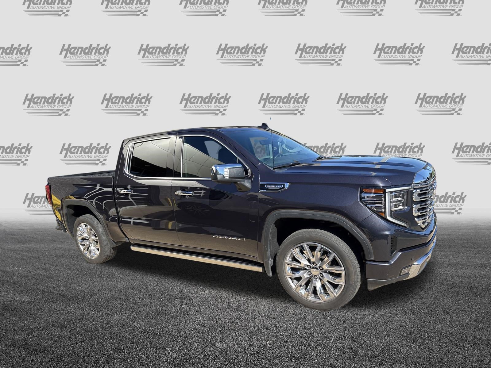 Used 2025 GMC Sierra 1500 Denali w/ Denali Reserve Package AWD/4WD image 11