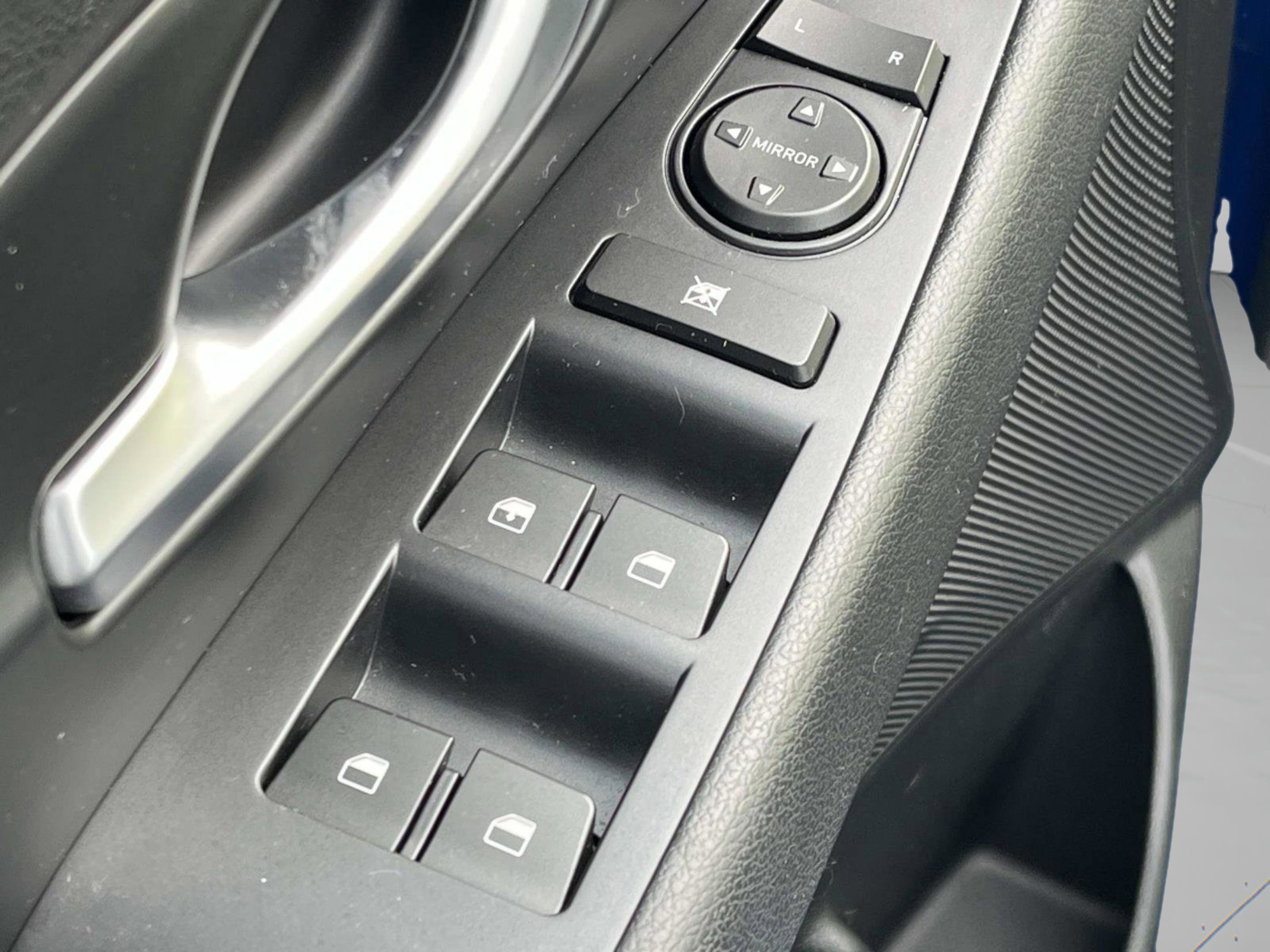 Used 2018 Hyundai Elantra GT image 28