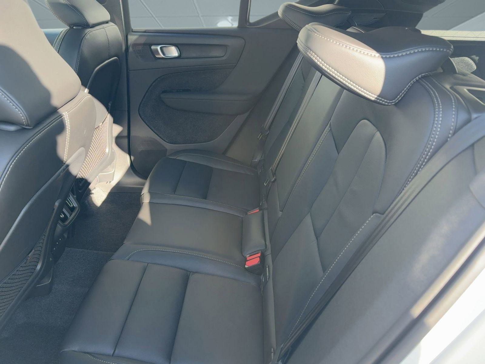 New 2026 Volvo XC40 B5 Ultra w/ Climate Package image 14