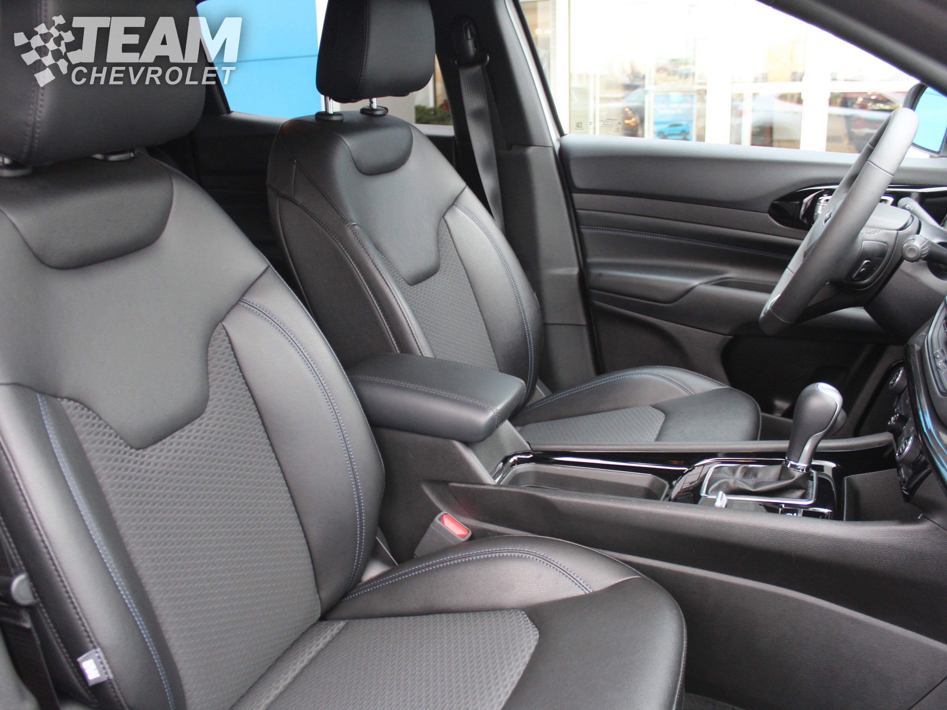 Used 2025 Jeep Compass Latitude w/ Altitude Special Edition image 27