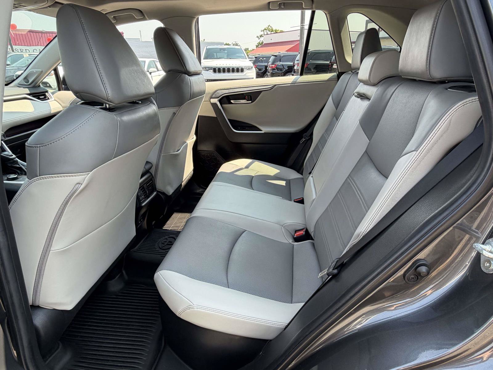 Used 2023 Toyota RAV4 Limited AWD/4WD image 29