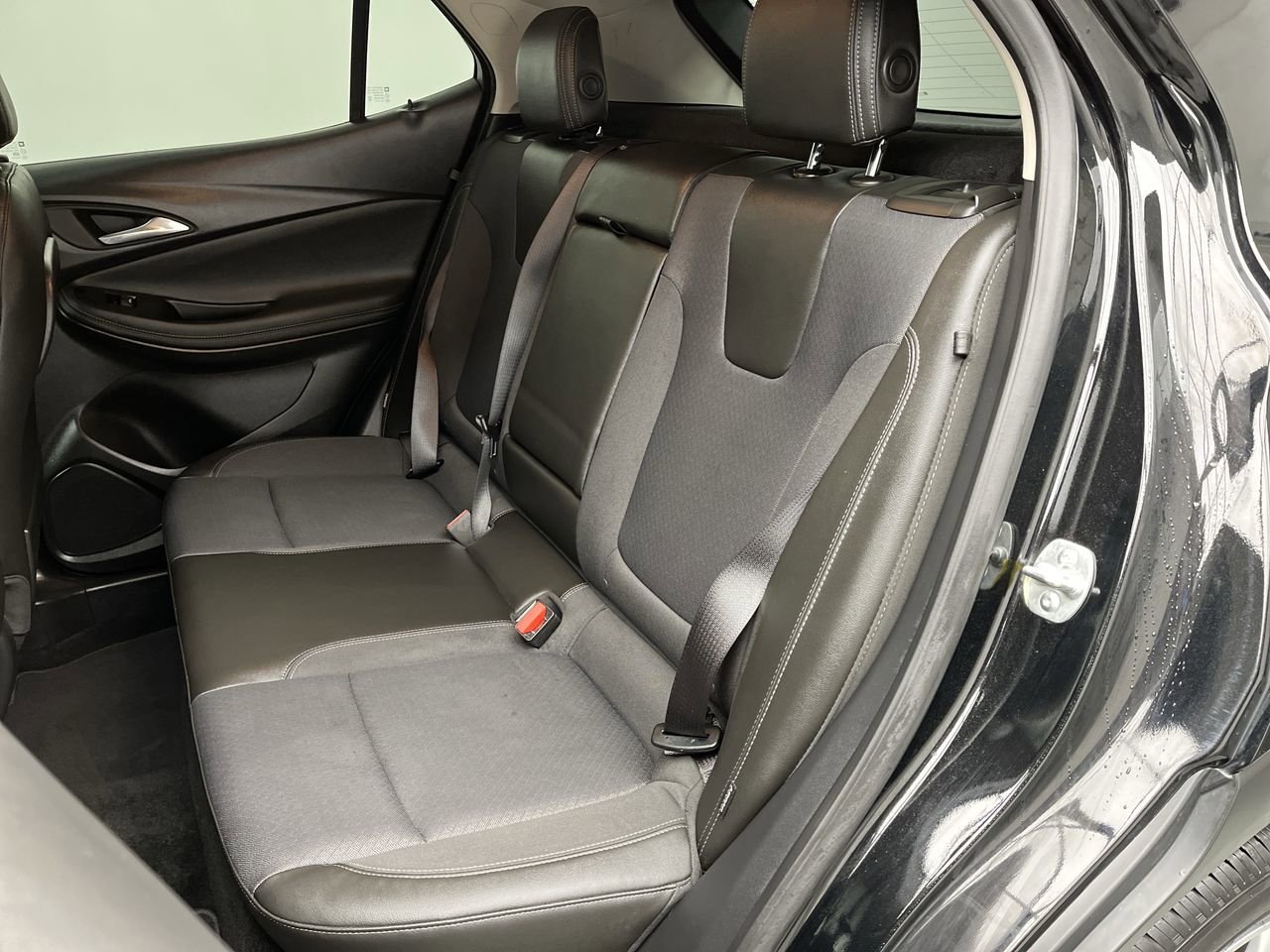 Certified 2024 Buick Encore GX Preferred w/ Comfort Package AWD/4WD image 11