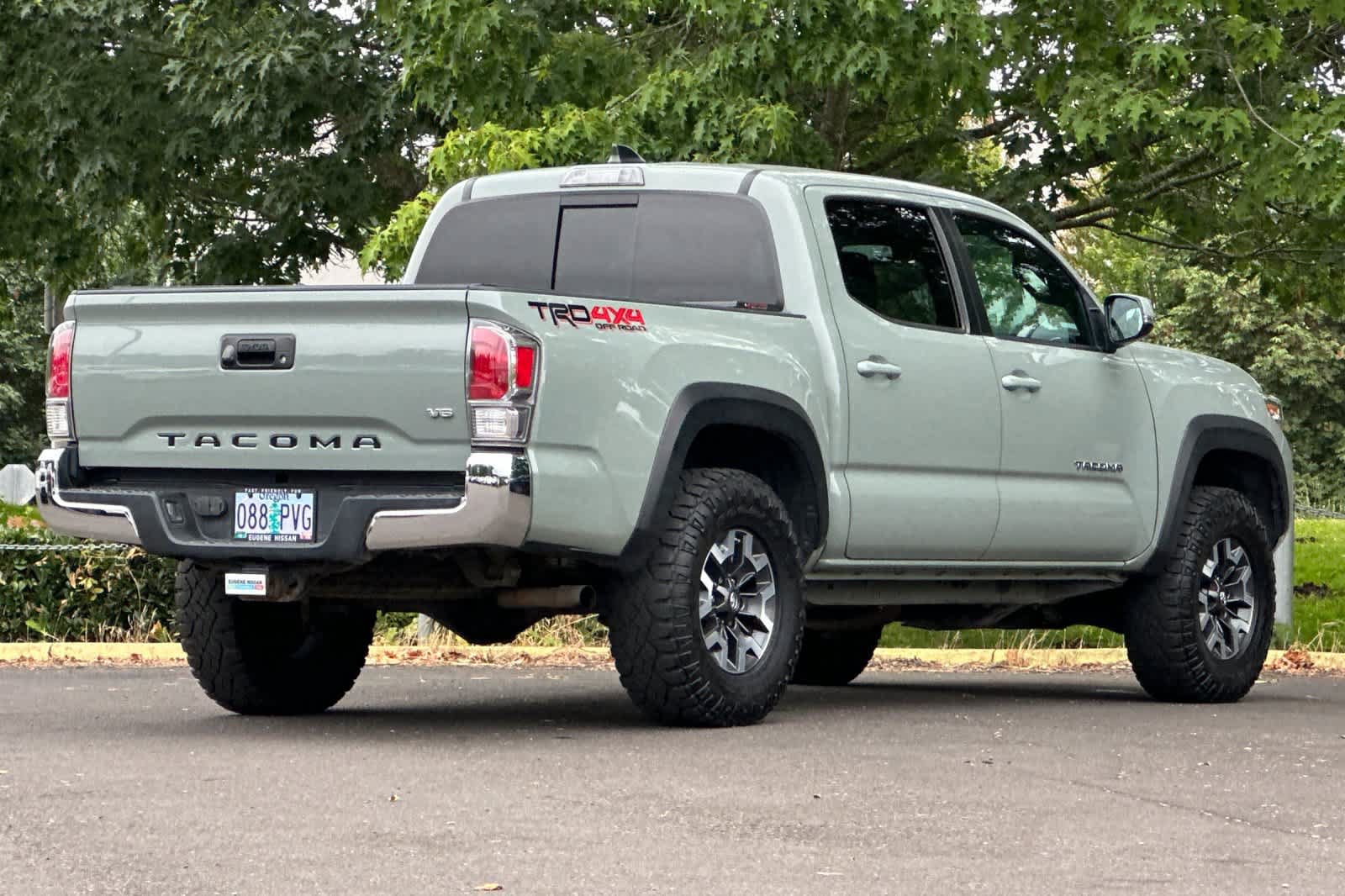 Used 2022 Toyota Tacoma TRD Off-Road AWD/4WD image 2