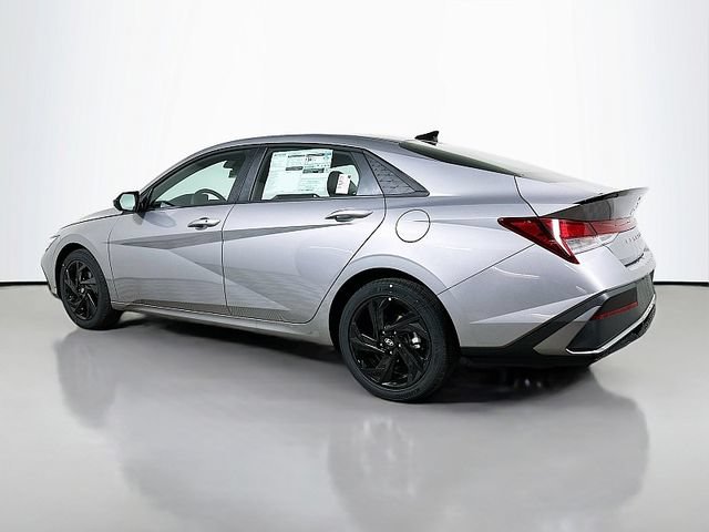 Used 2026 Hyundai Elantra Sport FWD image 4