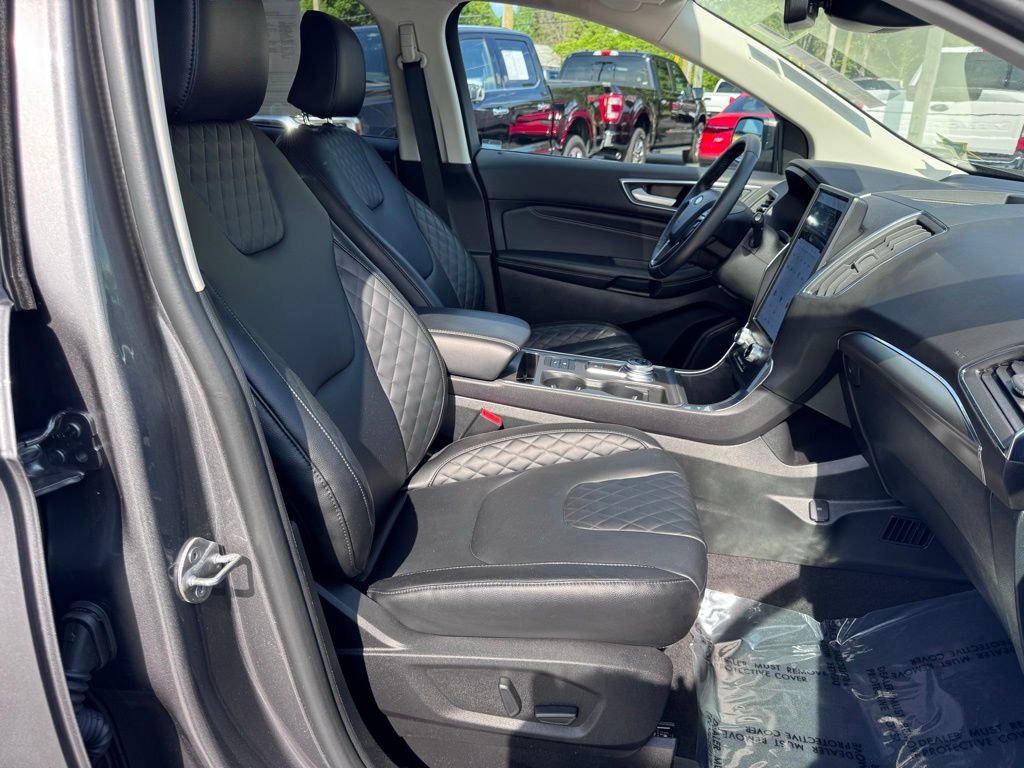 Used 2024 Ford Edge Titanium image 25