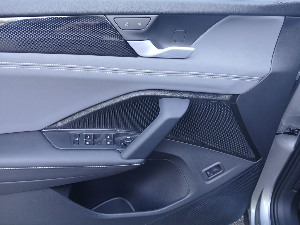 New 2026 Volkswagen Tiguan SE image 11