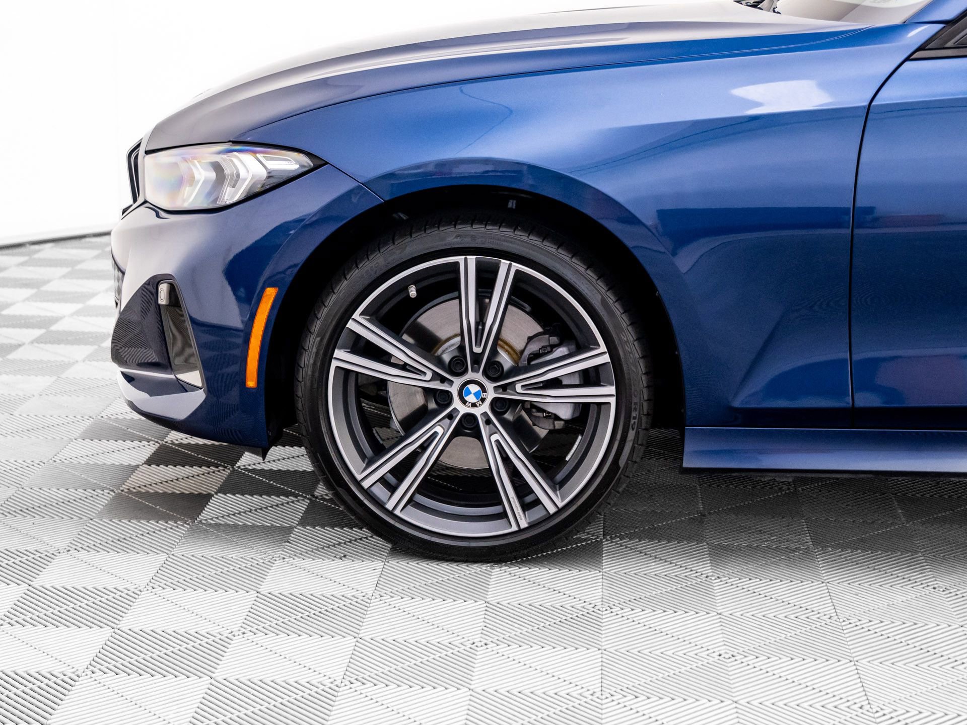 Certified 2023 BMW 330i xDrive Sedan image 33