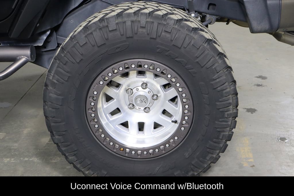 Used 2017 Jeep Wrangler Unlimited Sahara image 33