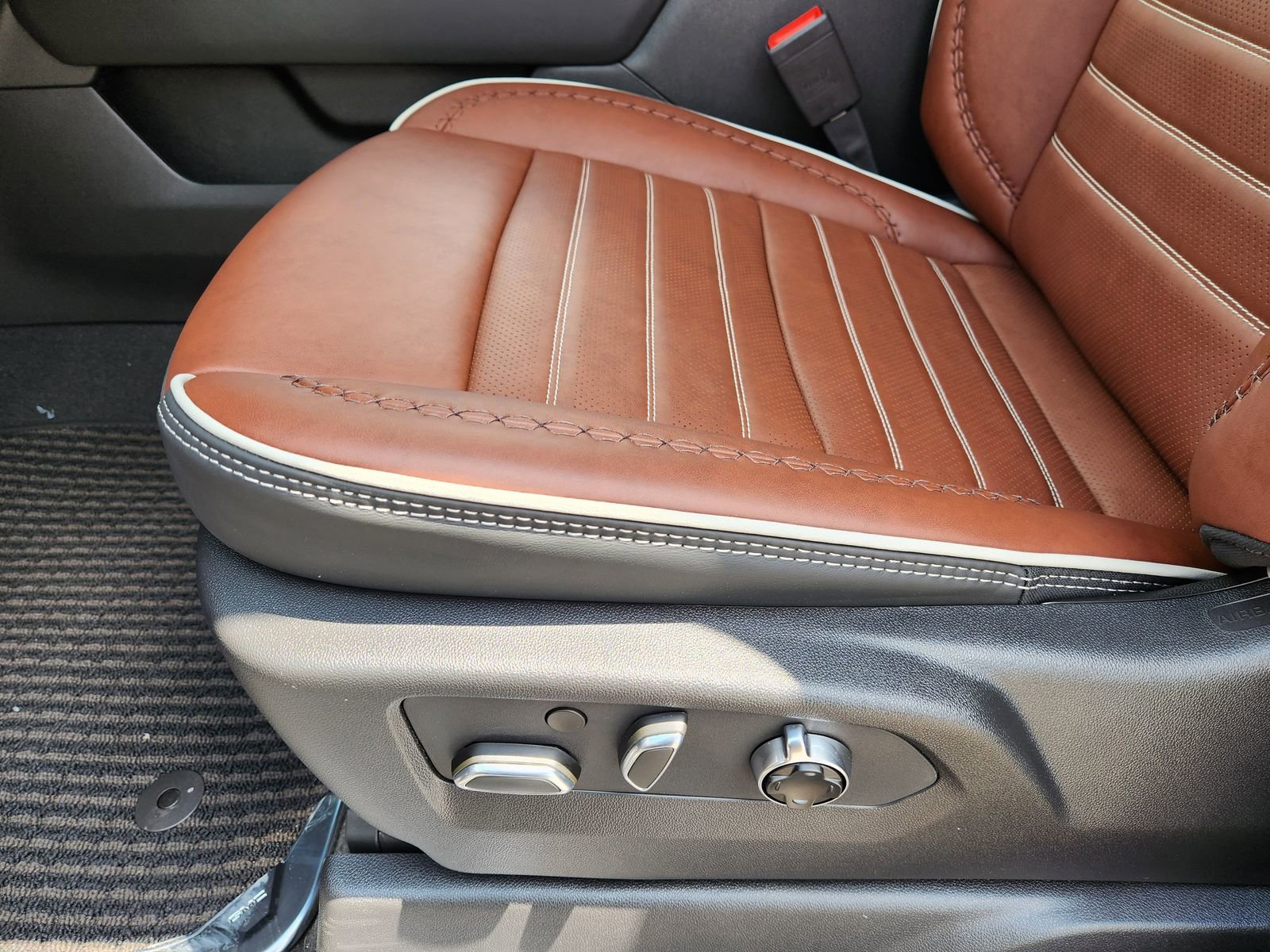 New 2025 GMC Sierra 1500 Denali Ultimate image 28