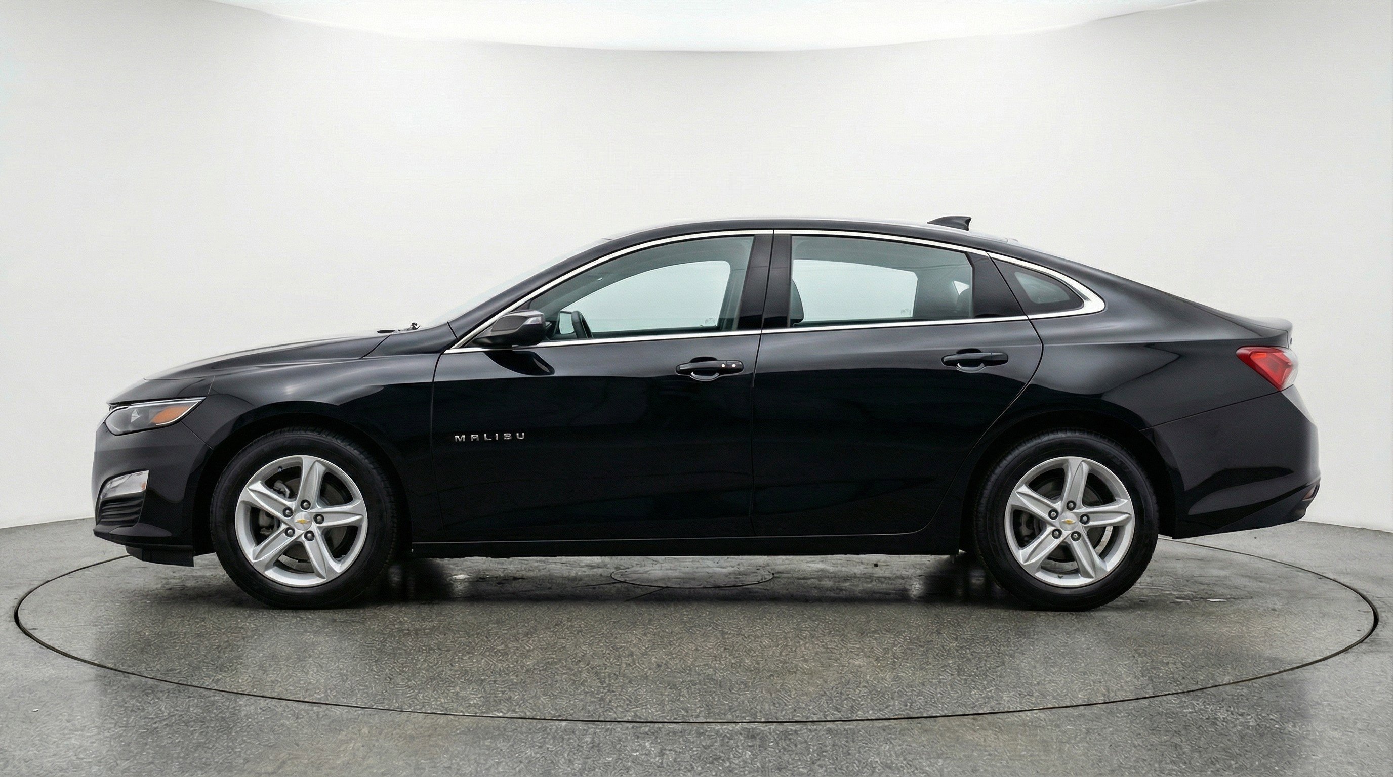 Used 2024 Chevrolet Malibu LT image 5