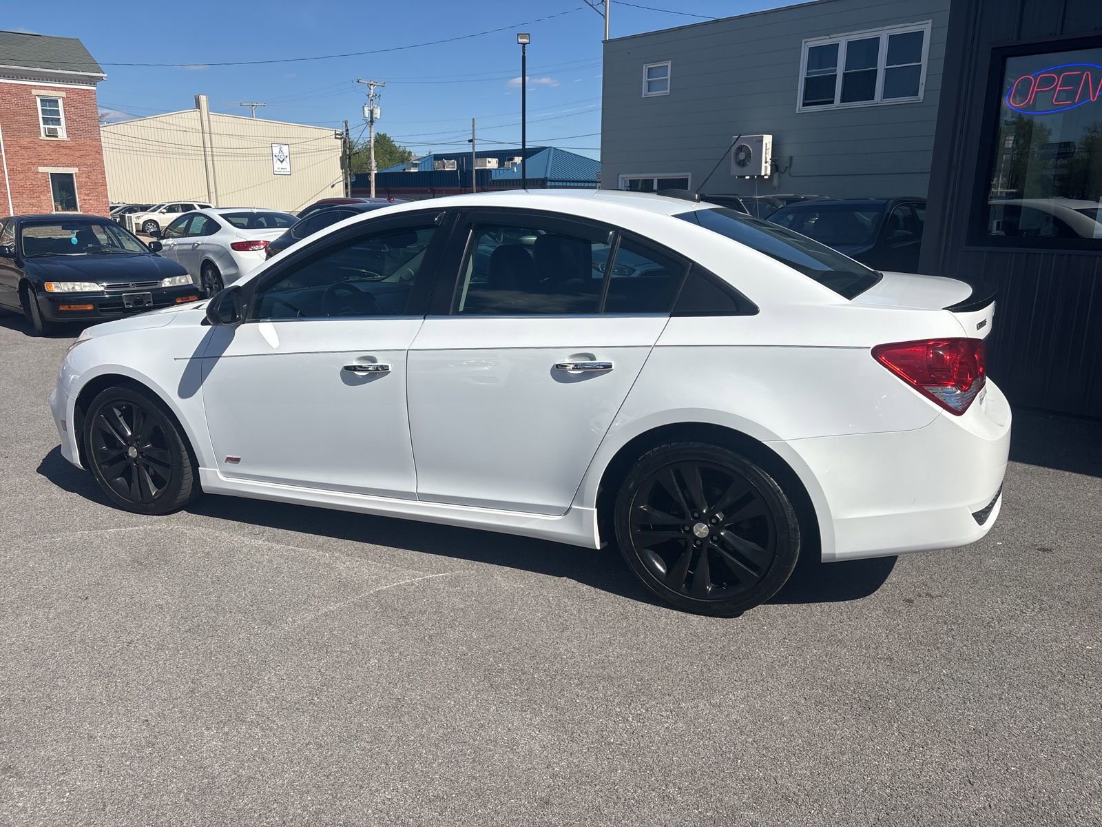 Used 2015 Chevrolet Cruze LTZ w/ Sun, Sound and Sport Package image 2