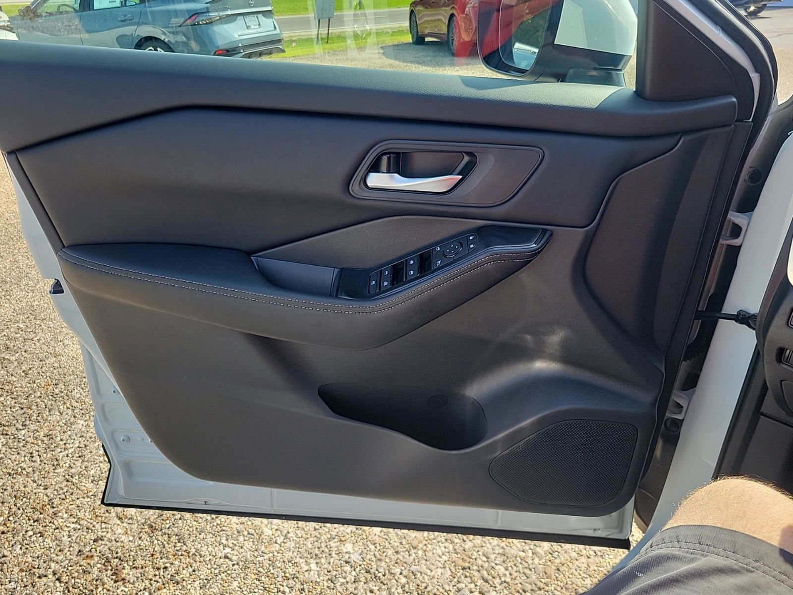 Certified 2026 Nissan Rogue SV AWD/4WD image 30