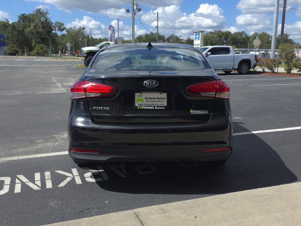 Used 2017 Kia Forte LX FWD image 7
