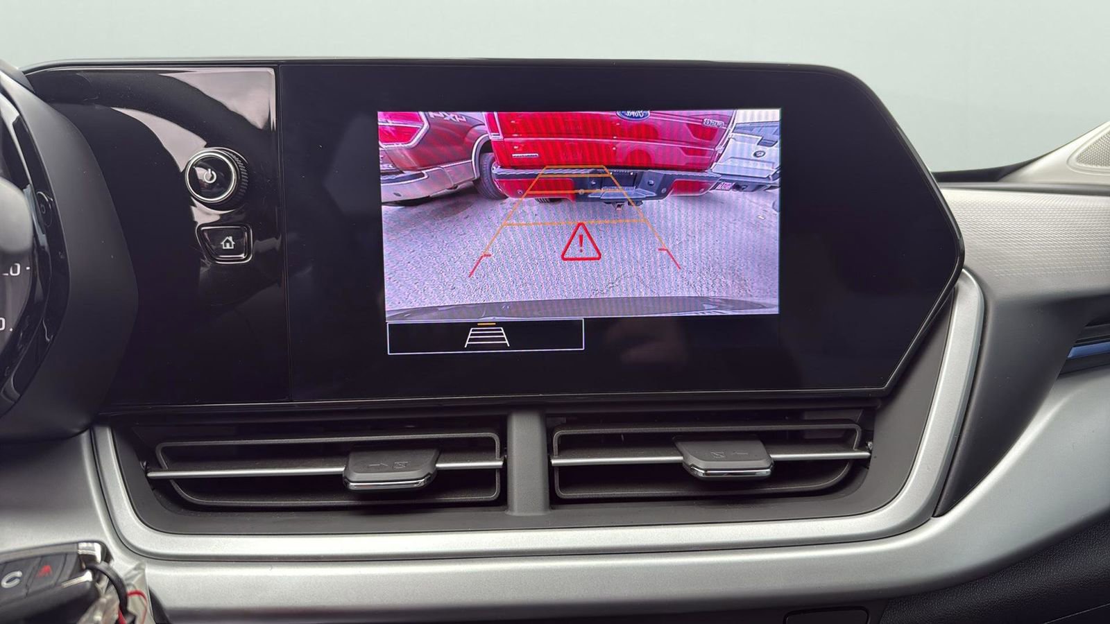 Used 2024 Chevrolet Trax LS w/ LS Convenience Package image 19