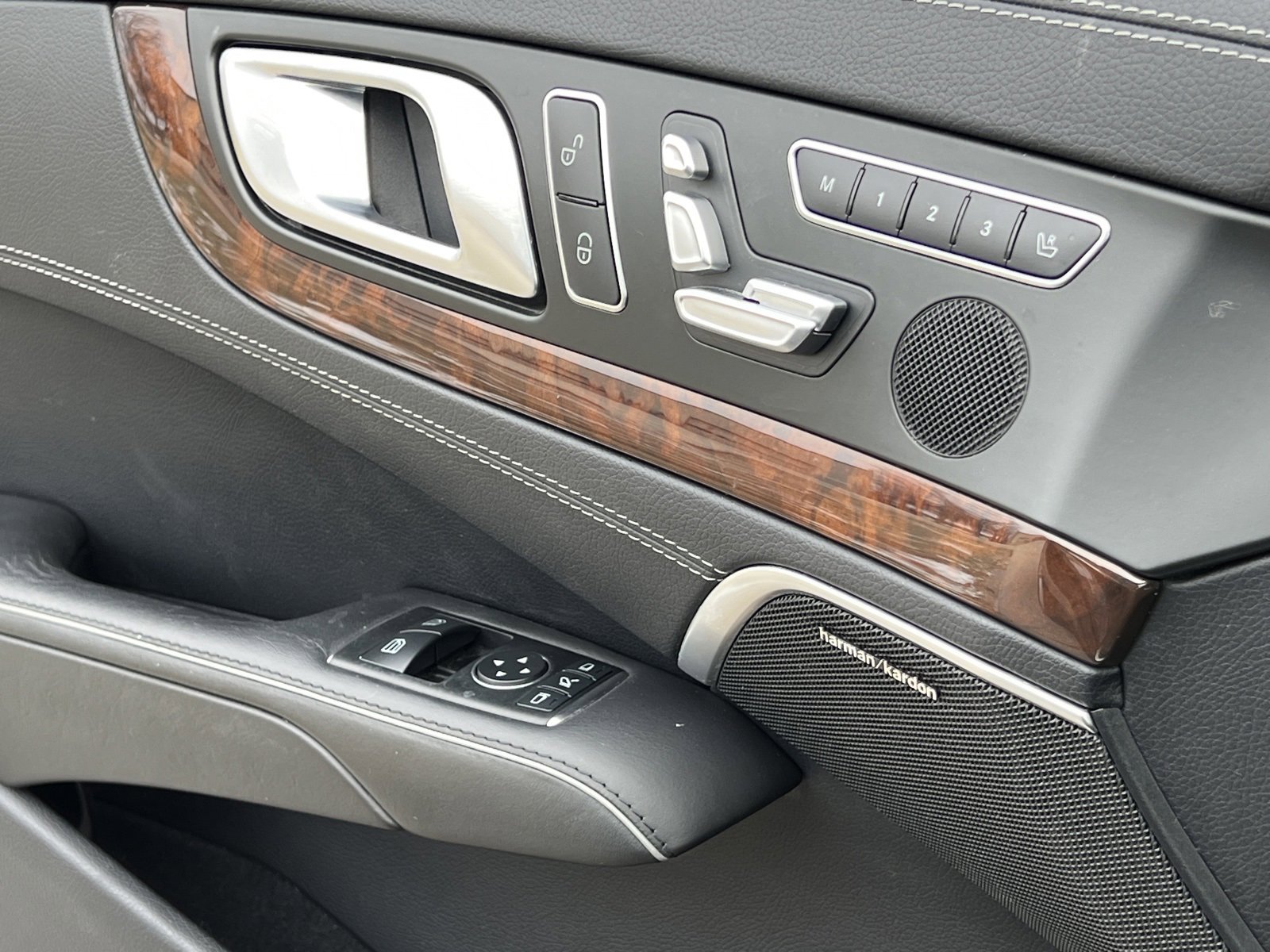 Used 2014 Mercedes-Benz SL 550 image 26