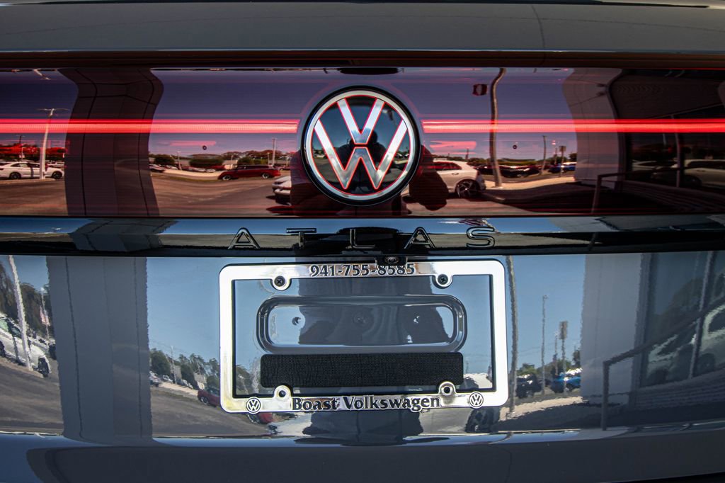 New 2026 Volkswagen Atlas Cross Sport SEL R-Line AWD/4WD image 18