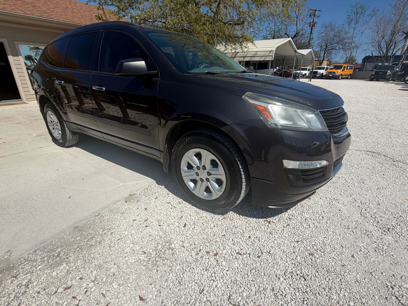 Used 2016 Chevrolet Traverse LS image 2