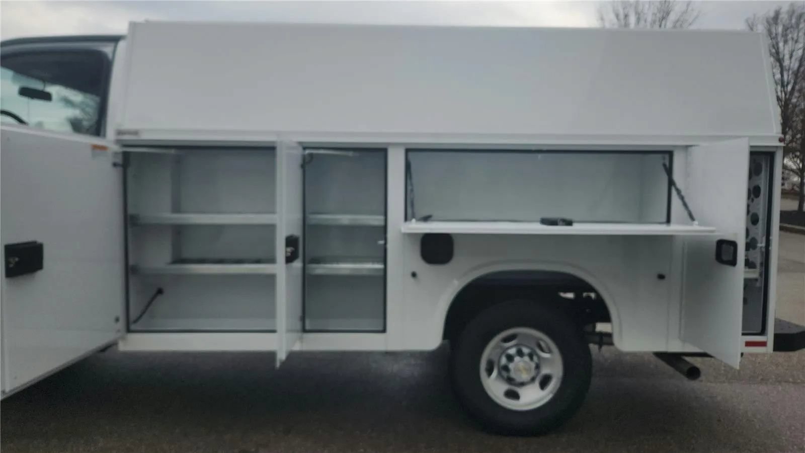 New 2025 Chevrolet Express 3500 w/ Power Convenience Package RWD image 21