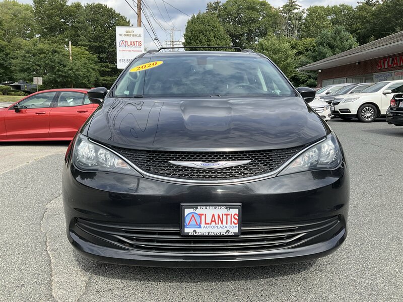 Used 2020 Chrysler Voyager Lxi FWD image 2