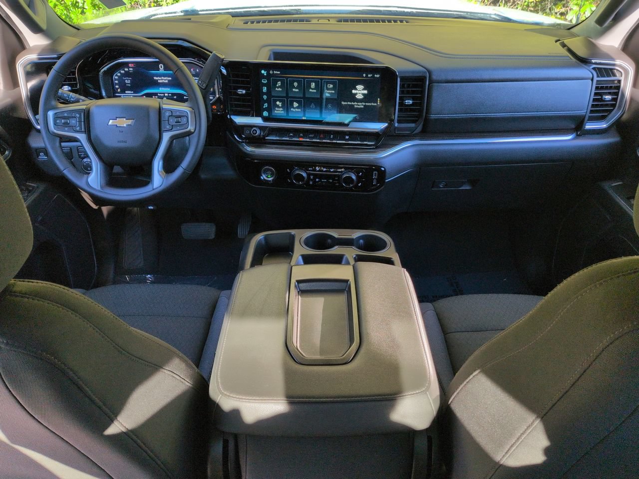 Used 2024 Chevrolet Silverado 1500 LT RWD image 15