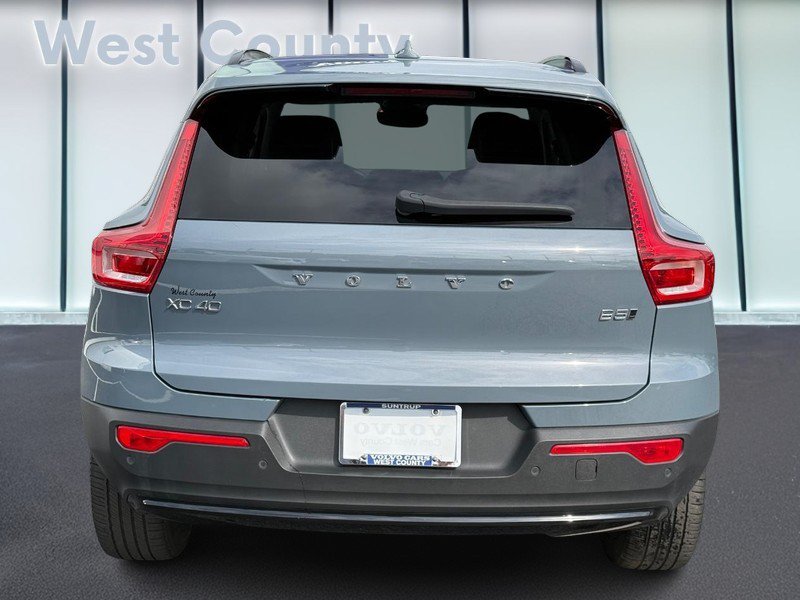 Used 2023 Volvo XC40 B5 Plus w/ Protection Package Premier AWD/4WD image 6