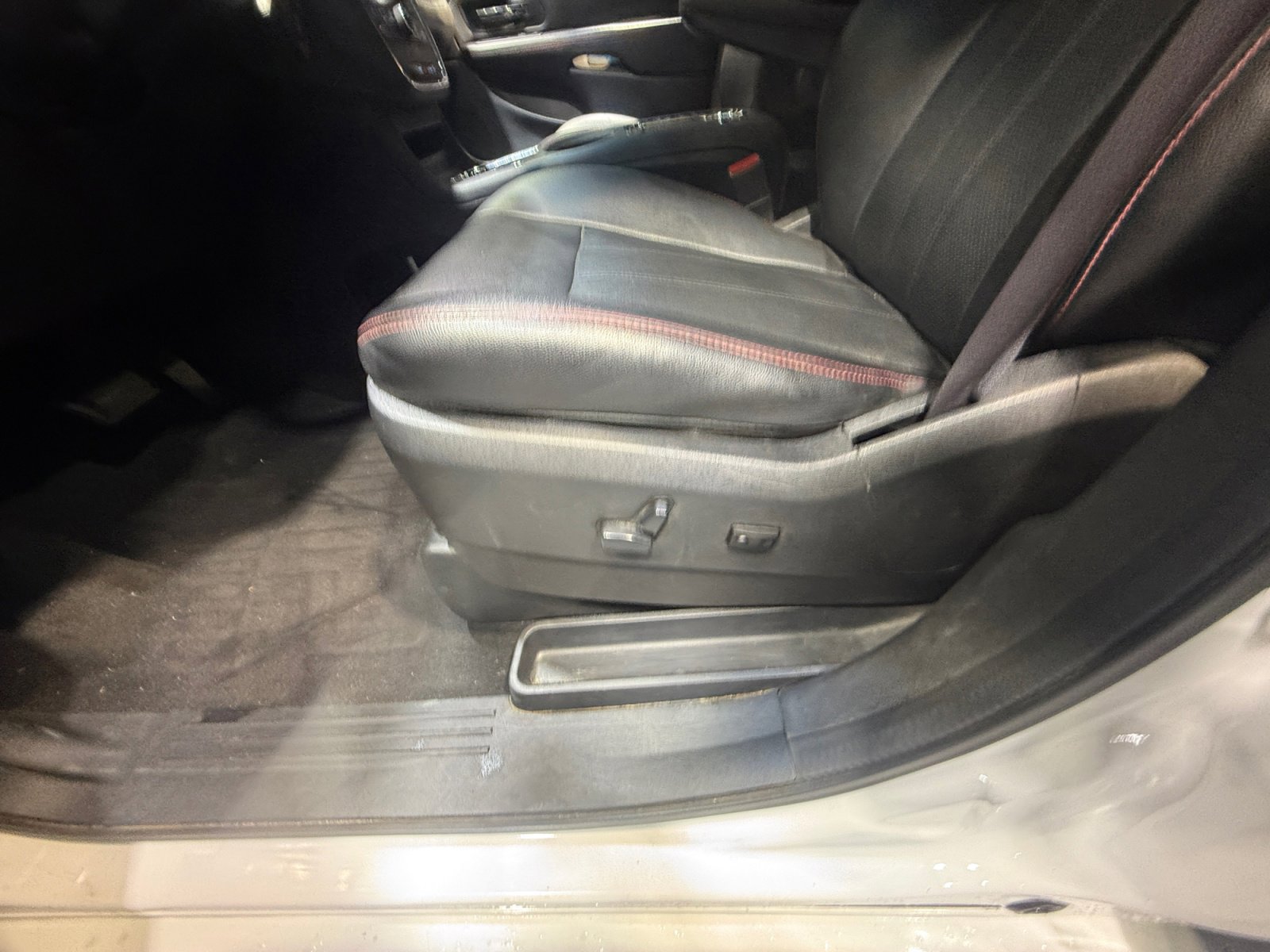 Used 2016 Dodge Grand Caravan R/T FWD image 14