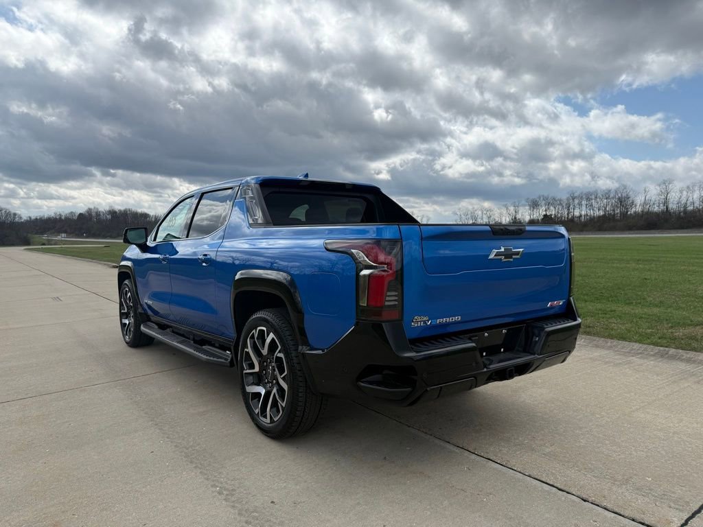 Used 2025 Chevrolet Silverado EV RST image 9