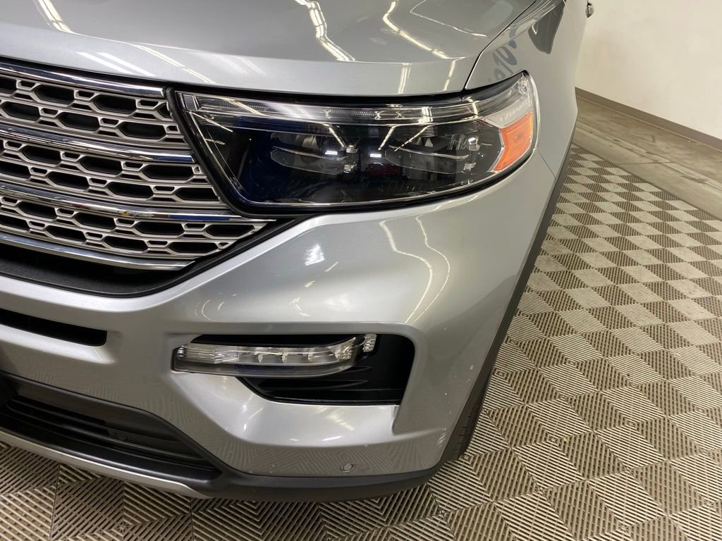 Used 2023 Ford Explorer Limited image 3