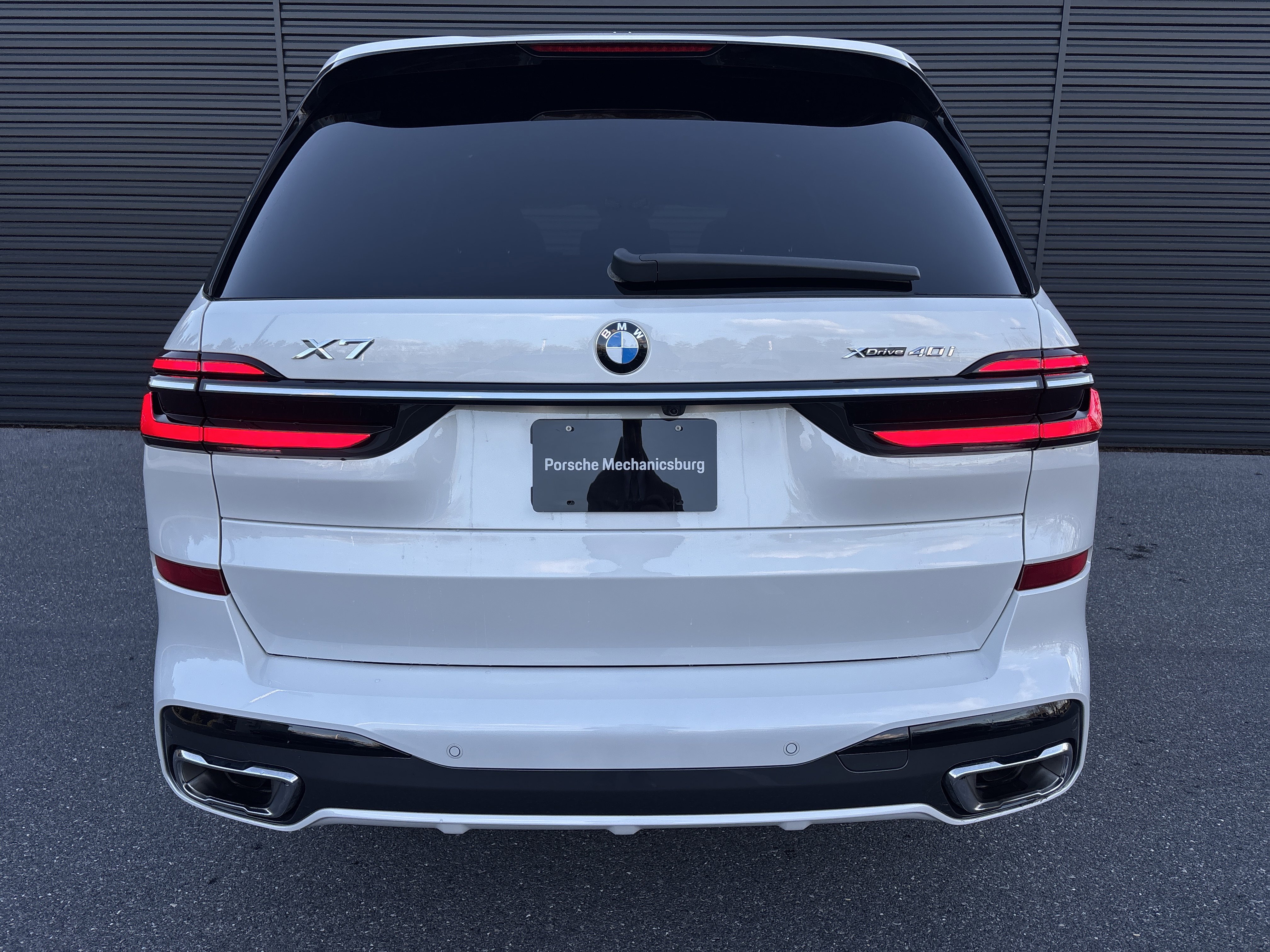 Used 2026 BMW X7 xDrive40i w/ M Sport Package image 4