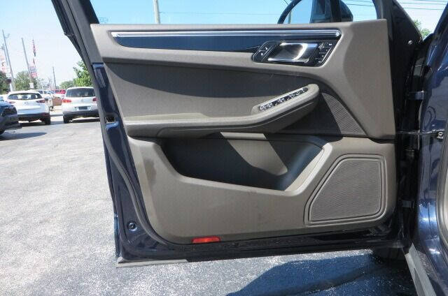 Used 2017 Porsche Macan S AWD/4WD image 38