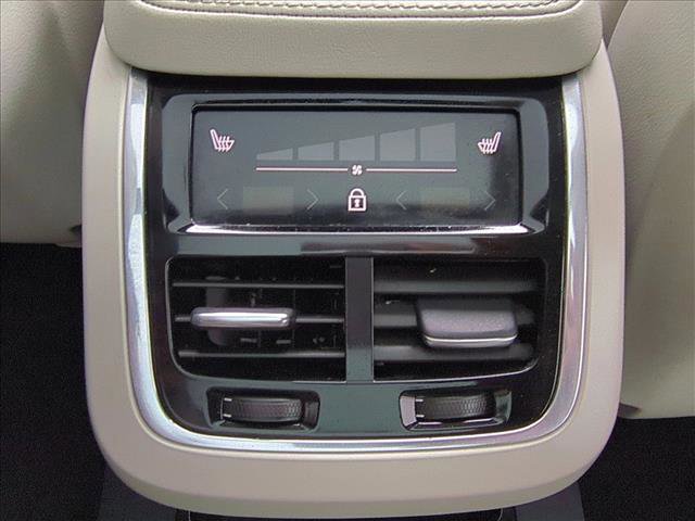 Used 2022 Volvo XC90 T6 Inscription w/ Advanced Package image 19