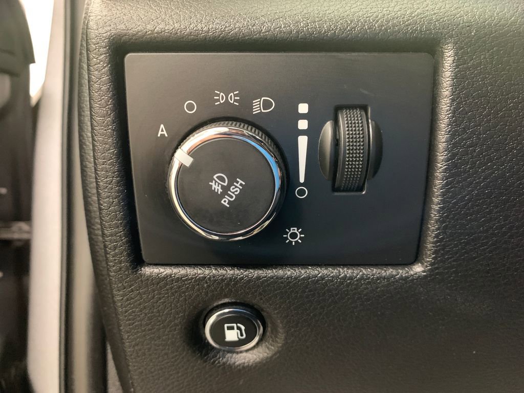 Used 2017 Jeep Grand Cherokee Laredo image 24